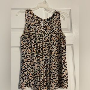 Apt 9 sleeveless blouse. Multi color pleated front. Size medium.